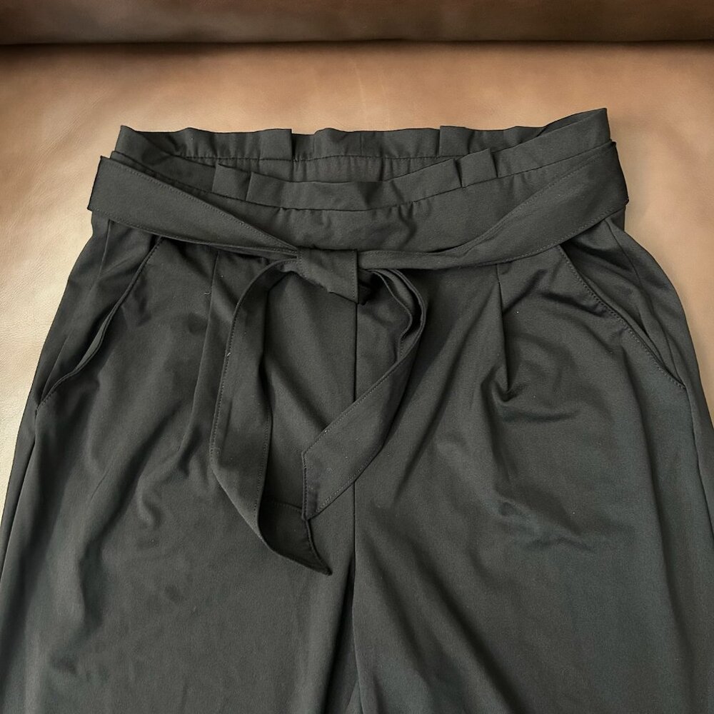 NWOT Bagatelle Tie Front Elastic High Waist Relaxed Fit Black Pants - Picture 7 of 10